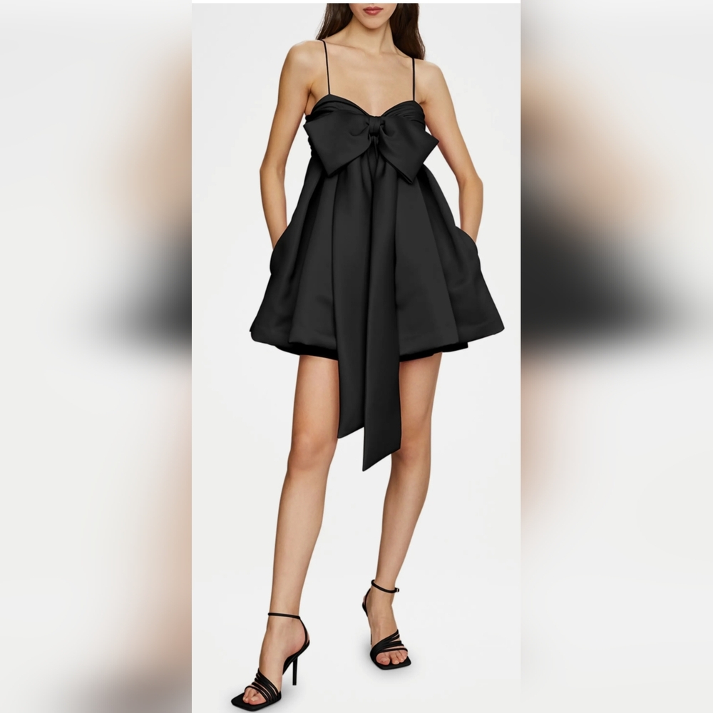Amur FIRE ITEM! Rose Baby Doll Dress in Black. Sz 10. R2S!!